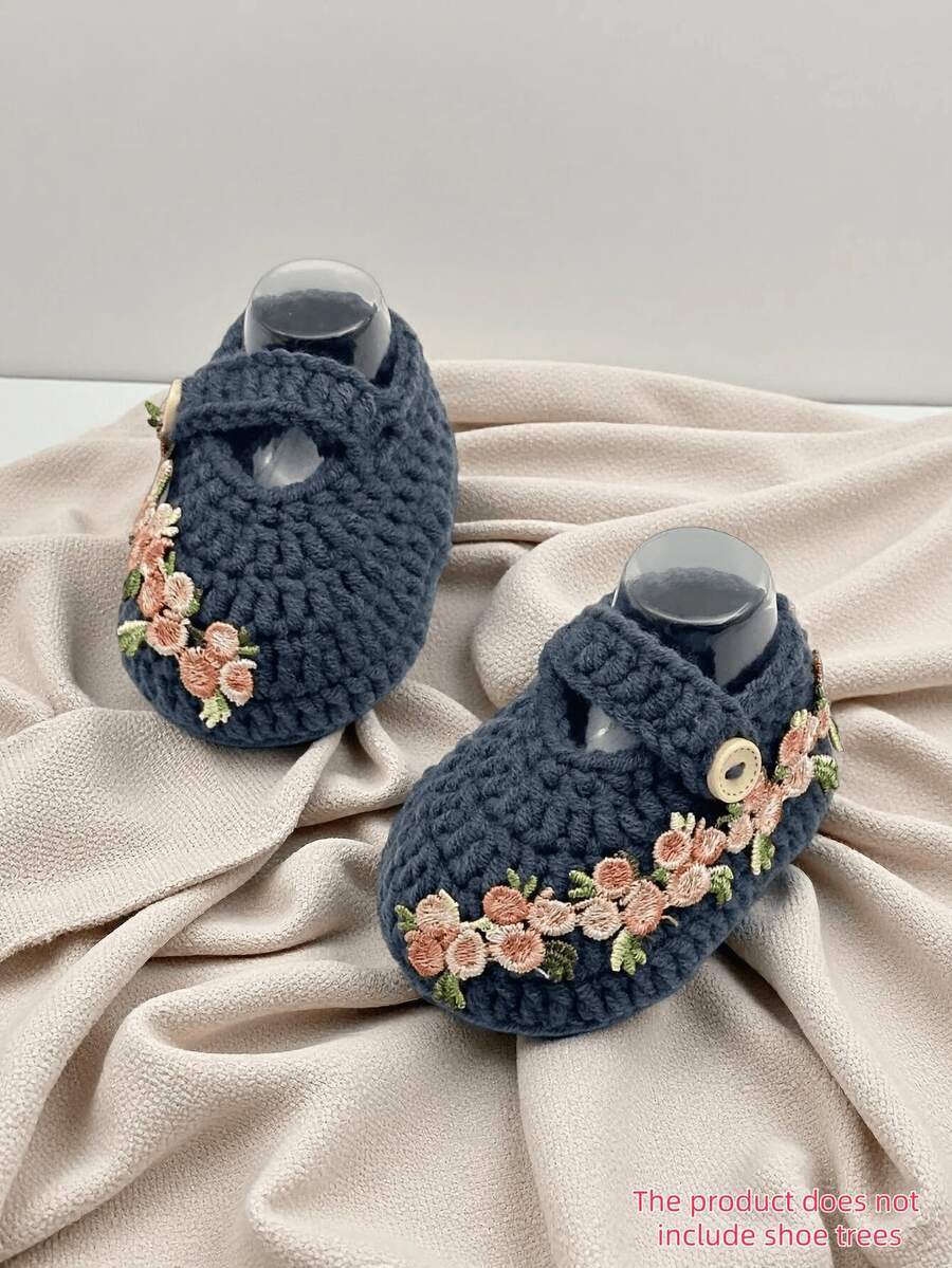 1雙手工鉤編嬰兒鞋,米色花卉刺繡,瑪麗珍鞋款,鈕扣綁帶 - 深灰色 - 查看 1