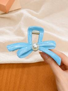 2/1pc Premium Blue/White Bow Pearl Hair Claw, Elegant Versatile Hair Claw For Back Of Head, Fashionable Minimalist Solid Color Hair Grip, Suitable For Daily, Casual, Party, Beach, Vacation, Hairstyle Design, Face Washing/Hair Washing, Makeup, Clothing Accessory, Spring Hair Claw, Summer Hair Claw, Autumn Hair Accessory, Winter Hair Claw - Multicolor - View 2