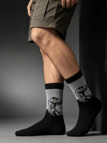 1/2 Pairs Men's Personalized Velociraptor Print Mid-Calf Socks, Fun Dinosaur Pattern Casual Socks, Creative Daily Wear Gift Socks, Cosplay Halloween Costume - Multicolor - View 1