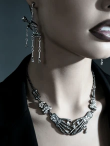 3pcs Halloween Dark Gothic Punk Skull Earrings & Necklace Set, Includes Skull Dangle Earrings And Skull Palm Spliced Necklace, Suitable For Halloween Party, Rock Music Festival And Subculture Themed Looks, Wearing The Set Enhances Visual Impact, Eye-Catching Accessories, Perfect Gift For Gothic Lovers (Necklace Color Is Gunmetal Black) - Multicolor 3 - View 4