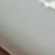 أبيض