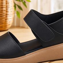 Women Flat Sandals - Black - View 7
