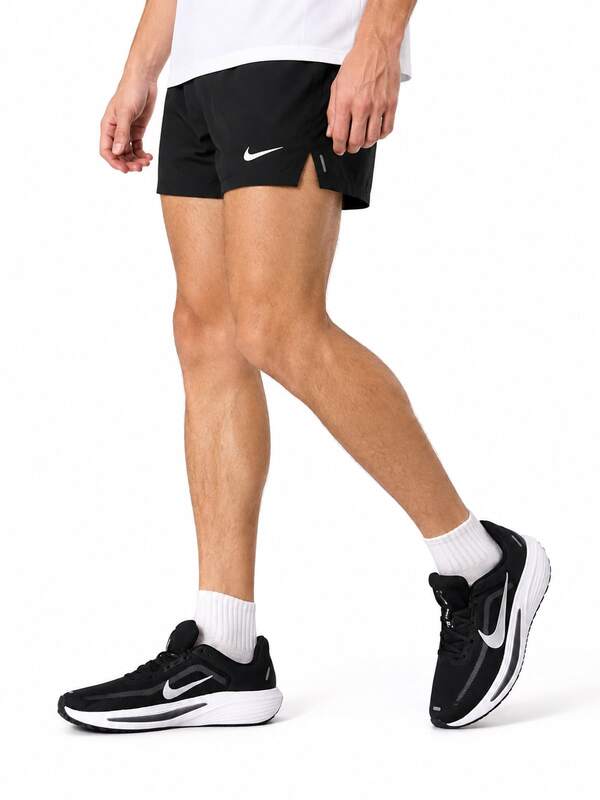 Nike Sepatu atletik pria QUEST 7 terbaru ini ringan, serbaguna, cocok untuk bepergian dan pemakaian kasual, serta memiliki bagian atas berbahan jala yang dapat bernapas.