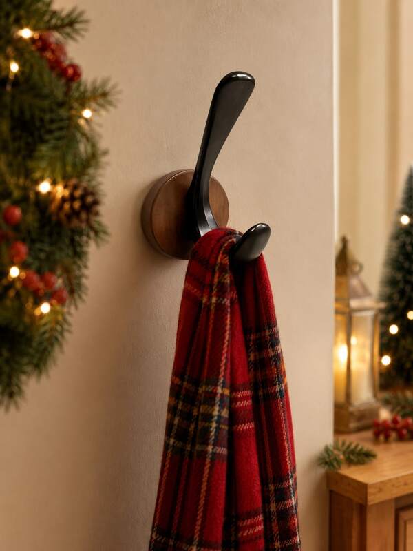2/3 Piezas Ganchos de Pared de Madera y Metal, Ganchos Autoadhesivos de Doble Púa sin Taladro, Perchas Adhesivas Fuertes para Toallas, Llaves, Bolsas y Adornos Navideños, para Baño, Entrada, Armario y Cocina, Almacenamiento de Espacios Pequeños, Decoración Festiva, Fácil Instalación