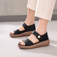 Women Flat Sandals - Black - View 2