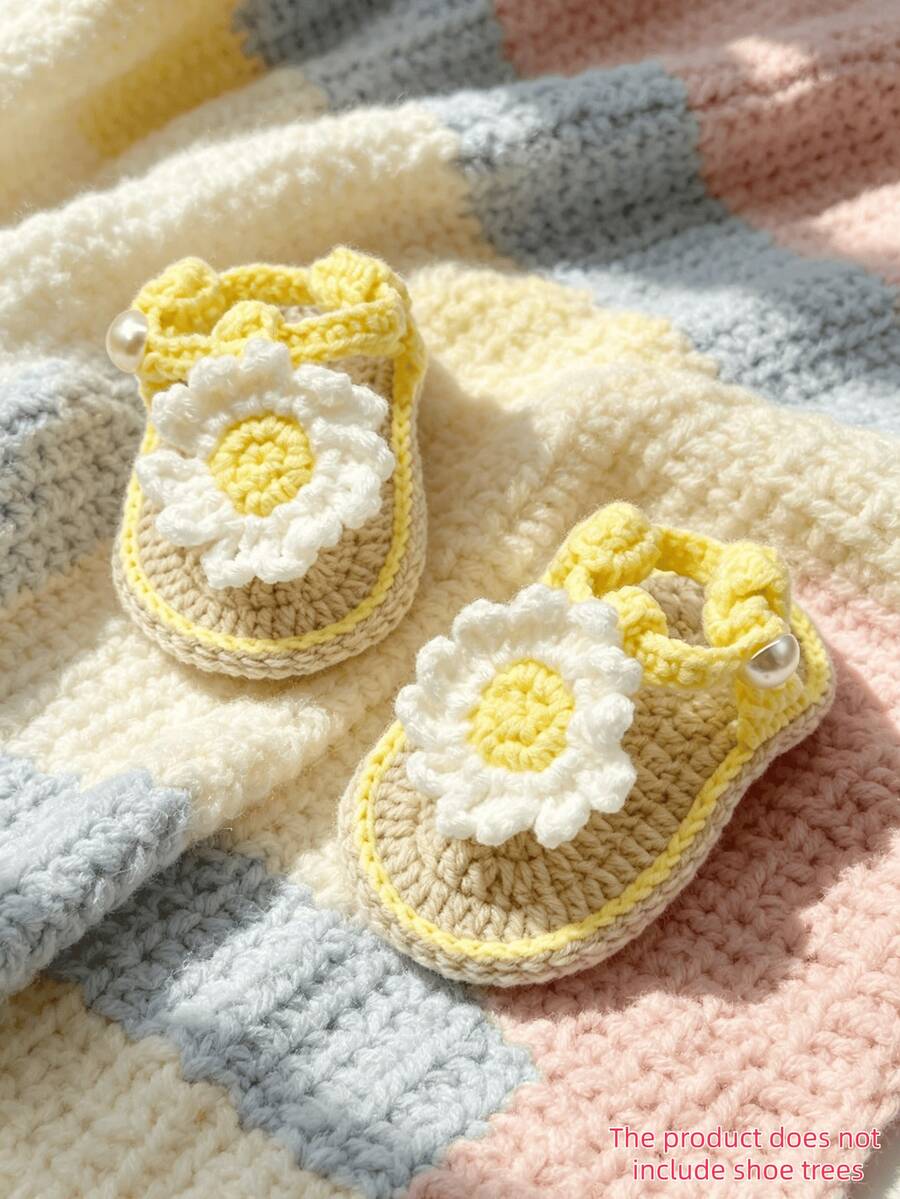 1 Pair Handmade Infant Sandals, Crochet Daisy Flower Design, Yellow And White, Pearl Button Detail - Gold - View 1