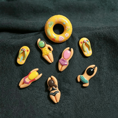 1/6/8/9/12pcs Mini Cute Swimming Figure Fridge Magnets, Realistic Resin Beach Fridge Magnets, Creative Super Small Decorative Magnets, Fixed Message Magnets, Suitable For Kitchen, Office Storage Cabinets, Fridge Decoration, Whiteboard, Kitchen, Office Photo Notes, Summer Home Party Decoration