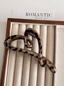 2pcs Leopard Print Heart Large Hair Claw + Solid Color Music Note Shark Hair Claw, Autumn/Winter Maillard Style Leopard Shark Hair Clip For Back Of Head Updo, Versatile Elegant Hair Claw For Women, Suitable For Daily, Commuting, Dating, Premium Gift For Girls - Multicolor - View 5