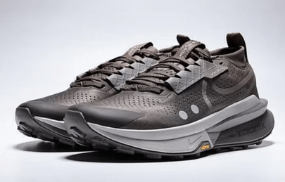 حذاء جري Nike Zegama Trail 2 مريح وعملي بتصميم بسيط للرجال، بني