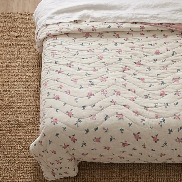 1 Soft Duvet,Lightweight All-Season Bedding With Fashionable Pattern,Machine Washable,Suitable For Single/Double Beds - Rose Red - View 2