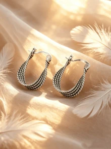 1 Pair Of Apathetic Twisted Personality Earrings, Women's High-End Light Luxury Stud Earrings, Novel Design, Versatile For Commuting And Dating - Silver - View 2