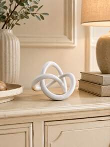 1pc White Abstract Knot Sculpture, Modern Geometric Minimalist Tabletop Decor, Nordic Aesthetic Home Accent For Living Room, Coffee Table, Bookshelf, Entryway, Office Desk & Bedroom, Small Decorative Ornament, Housewarming Gift - Abstract Knot Sculpture - View 5