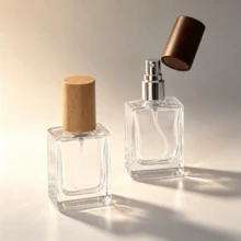 زجاجة عطر رذاذ فاخرة مربعة شفافة سعة 15 مل، قابلة لإعادة التعبئة والاستخدام، رذاذ ناعم، حاوية مستحضرات تجميل صغيرة محمولة مانعة للتسرب للسفر والمكتب والاستخدام اليومي وحملها في المحفظة وتخزين عينات مستحضرات التجميل، هدية مثالية للنساء - متعدد الألوان - مشاهدة 7