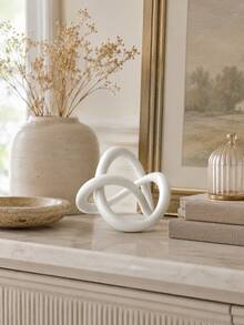 1pc White Abstract Knot Sculpture, Modern Geometric Minimalist Tabletop Decor, Nordic Aesthetic Home Accent For Living Room, Coffee Table, Bookshelf, Entryway, Office Desk & Bedroom, Small Decorative Ornament, Housewarming Gift - Abstract Knot Sculpture - View 8