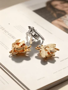 1/2/4pcs Insect Bee Design Metal Clasp Buckle, DIY Sweater Cardigan Coat Clothing Replacement Decorative Button - Multicolor - View 3