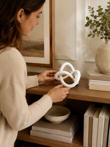 1pc White Abstract Knot Sculpture, Modern Geometric Minimalist Tabletop Decor, Nordic Aesthetic Home Accent For Living Room, Coffee Table, Bookshelf, Entryway, Office Desk & Bedroom, Small Decorative Ornament, Housewarming Gift - Abstract Knot Sculpture - View 7