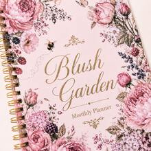 دفتر تخطيط شهري Blush Garden بحلقات لولبية، غلاف زهري بفاوانيا وردية بألوان مائية عتيقة مع أنماط فراشات ونحل مرسومة يدويًا، ربط لولبي ذهبي مزدوج للكتابة المسطحة، زخرفة إنجليزية أنيقة برقائق ذهبية، أسلوب رومانسي أنيق. تخطيط شهري لتسجيل الأهداف الشهرية والجداول وقوائم المهام ومذكرات الحياة، مناسب للطلاب وموظفي المكاتب لإدارة الوقت، مخطط فني، استخدام مزدوج للملاحظات اليومية والتخطيط، مثالي للهدايا والاستخدام الشخصي، دفتر إبداعي بزهور عتيقة - النمط 1 - مشاهدة 9