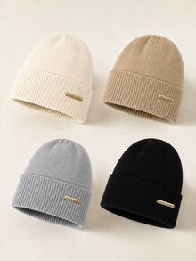 Mũ len beanie nữ màu trơn dệt gân, thiết kế gắn mác kim loại, giữ ấm bảo vệ tai, mũ không vành đa năng cho mùa thu/đông - Mũ len - Xem 4