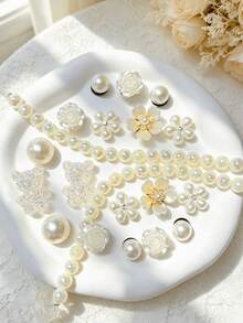 20pcs Beige Shoe Charms (Starfish, Flower, Shell, Bow) Suitable For Perforated Slippers DIY Decoration Accessories, Perfect Matching Item, Best Birthday, Holiday, Party Gift Choice - Off White - View 4