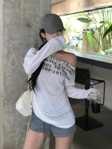 女款防曬透明罩衫長袖T恤，白色不對稱領口上衣，性感風格 - 白色 - 查看 4