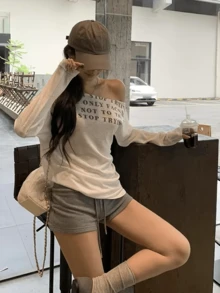 女款防曬透明罩衫長袖T恤，白色不對稱領口上衣，性感風格 - 白色 - 查看 9