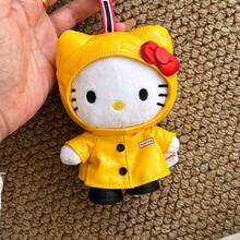 Sanrio Cute Yellow Raincoat Hello Kitty Plush Pendant, Glossy PU Waterproof Cartoon Plush Doll Bag Charm, Fashion Backpack Decoration Accessory, Sweet Gift For Girls - Yellow - View 9