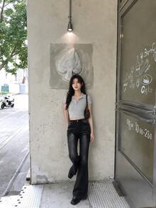 YEAE 女款黑色丹寧喇叭牛仔褲，休閒長版無彈力牛仔褲，附鈕扣口袋與拉鍊細節 - 黑色 - 查看 5