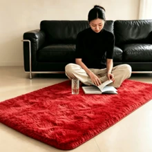 1pc Red Rectangular Long Pile Faux Fur Rug, Bedroom Carpet, Living Room Carpet, Door Mat, Small Rug, Carpet, Floor Mat, Home Decor, Area Rug, Outdoor Mat, Home Decor, Area Carpet, Bedroom Carpet, Washable Carpet - Multicolor - View 3