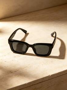 1 Pair Black Square Fashion Glasses, Unisex Style, Versatile For Driving, Vacation, Travel, Fashion Outfits, Parties, Beach And Any Occasion - Black - View 4