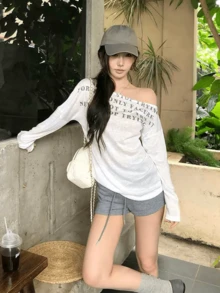女款防曬透明罩衫長袖T恤，白色不對稱領口上衣，性感風格 - 白色 - 查看 6