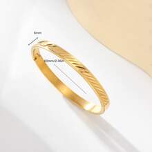 Wheat Ear Twill Engraved Buckle Bracelet, Feather Pattern Embossed, 18K Gold Plated Vintage Luxury Women's Bangle - Yum - View 5