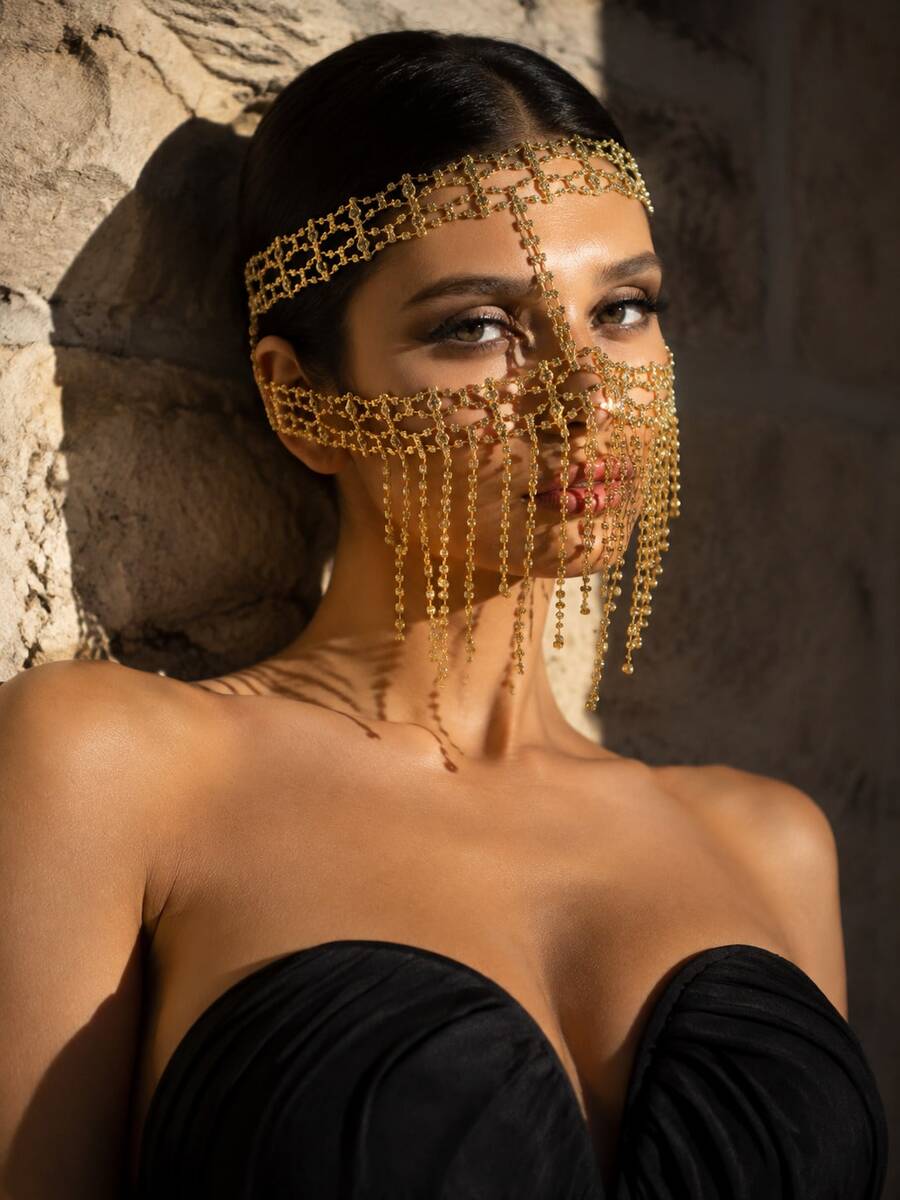 1pc Exotic Gold Rhinestone Tassel Face Chain, Hollow Mesh Chain Face Mask Headpiece, Ball Party Photography Atmosphere Headwear, Vintage Glamorous Heavy Rhinestone Head Chain, Stage Photo-Worthy Styling Accessory - Gold - View 1
