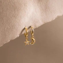2對女款星空耳環，CZ星形與新月吊墜夾耳環，精緻可疊戴垂墜耳環，適合日常穿戴、派對與送禮 - 彩色 - 查看 5