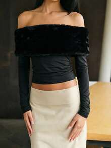 Fashion Black Knit Long Sleeve Cold Shoulder Cropped Top With Faux Fur Detail, Creating A Stylish Look - Black - View 10
