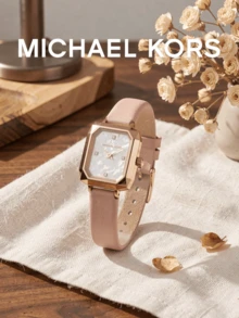 Michael Kors Jam Tangan Quartz Persegi Panjang Wanita, Casing Rose Gold Berfaset, Dial Mutiara, Tali Kulit Merah Muda, Hadiah Romantis dan Aksesori Harian yang Elegan - Satu-Ukuran - View 5