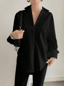 Kemeja Katun Murni Hitam Tenun Regular Fit Wanita, Lengan Panjang, Detail Kancing, Fesyen Serbaguna - Hitam - View 3