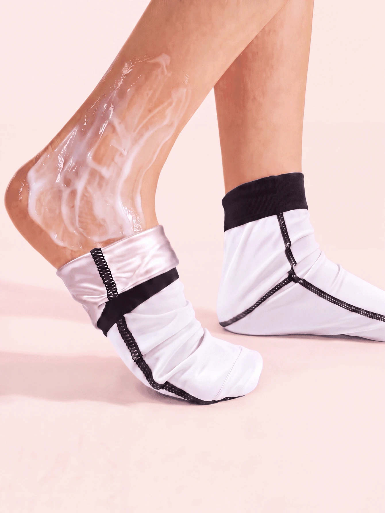 1Set/1Pair White Moisturizing Relief Socks, Reusable Spa Moisturizing Socks, Use With Your Favorite Lotions Skin Repair, Home Foot Care, Travel Foot Care, Feet Care, Foot Mask, Pedicure Tools - White - View 1