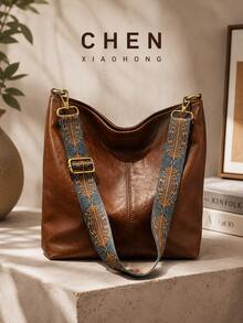 Bolsa hobo feminina transversal e de ombro em couro, alça larga com estampa étnica, de grande capacidade, estilo elegante e retrô para deslocamento diário e viagens - Castanho - Visão 2