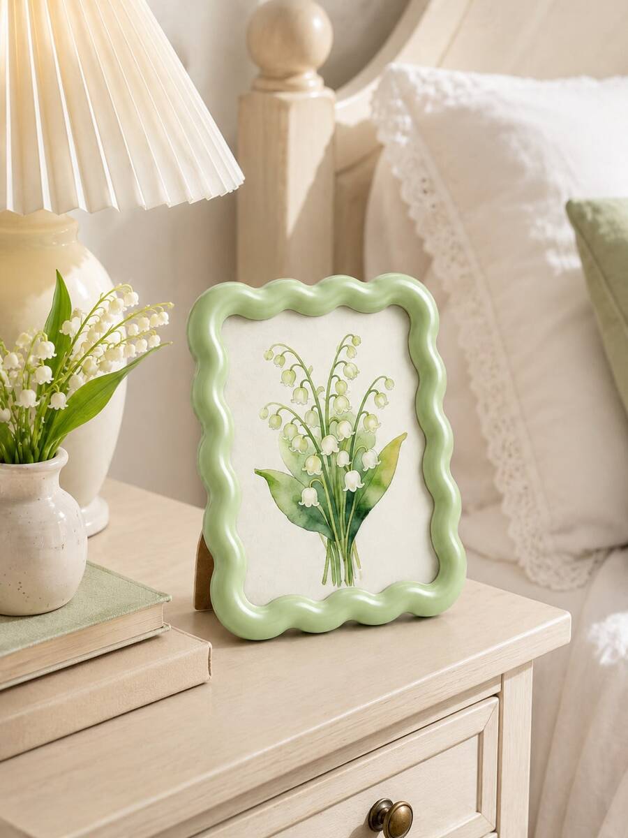 1pc Light Green Wavy Photo Frame, Cute Aesthetic Wavy Edge Picture Frame, Modern Desktop Decor, Suitable For Bedroom, Vanity, Desk, Dorm, Living Room, Home Decoration Gift - Fresh Green - View 1