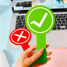 1pc/2pcs Classroom Feedback Handheld Boards, Double-Sided PVC Material, Front/Back/Up/Down/Pass/Stop/Yes/No Answer Indicators - Teaching Tool For Student Participation And Feedback (1 Design, One Side Red, One Side Green) Back To School - Multicolor - View 3
