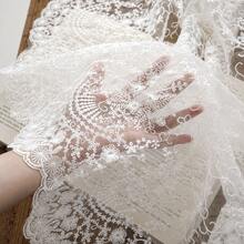 White Floral Embroidered Lace Tablecloth, Semi-Transparent Sheer Tablecloth, Vintage Bohemian Style For Wedding, Bridal Shower, Garden Party, Dining Table Decor - 1PC - View 4