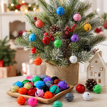 50 piezas de mini cascabeles coloridos, cascabeles de metal de colores mixtos con lazos para manualidades, envolver regalos, decoración navideña y de fiestas