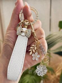 Women's Luxury Crystal Bow & Flower Keychain, PU Leather Strap With Key Ring And Rhinestone-Encircled Spring Clasp, Daisy & Rose Pendant, Fashionable Car Key Chain Bag Charm, Ideal Gift For Women, Elegant Women's Car Key Accessory - A - View 20