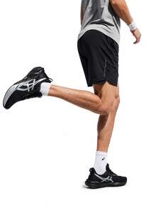 Asics 新款男士 Novablast 5 Platinum 低筒舒適輕量回彈跑鞋 - 黑色/銀色 - 查看 8