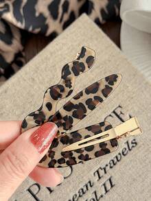 3pcs Women's Vintage Versatile Leopard Print Hair Clips, Wavy Crocodile Texture Hair Clips, Side Clips, Bangs Top Clips. Suitable For Hot Girl Street Style, Daily Commute, Dating And Other Occasions, Multi-Functional Hair Accessories. - Brown - View 3