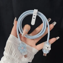 1組 3D櫻花小狗數據線保護套，可愛手機配件，兼容Apple 18W/20W PD快充，卡通風格禮品，亦適用於生日、聖誕、新年假期送給家人的禮物 - 立體花小狗 - 查看 12
