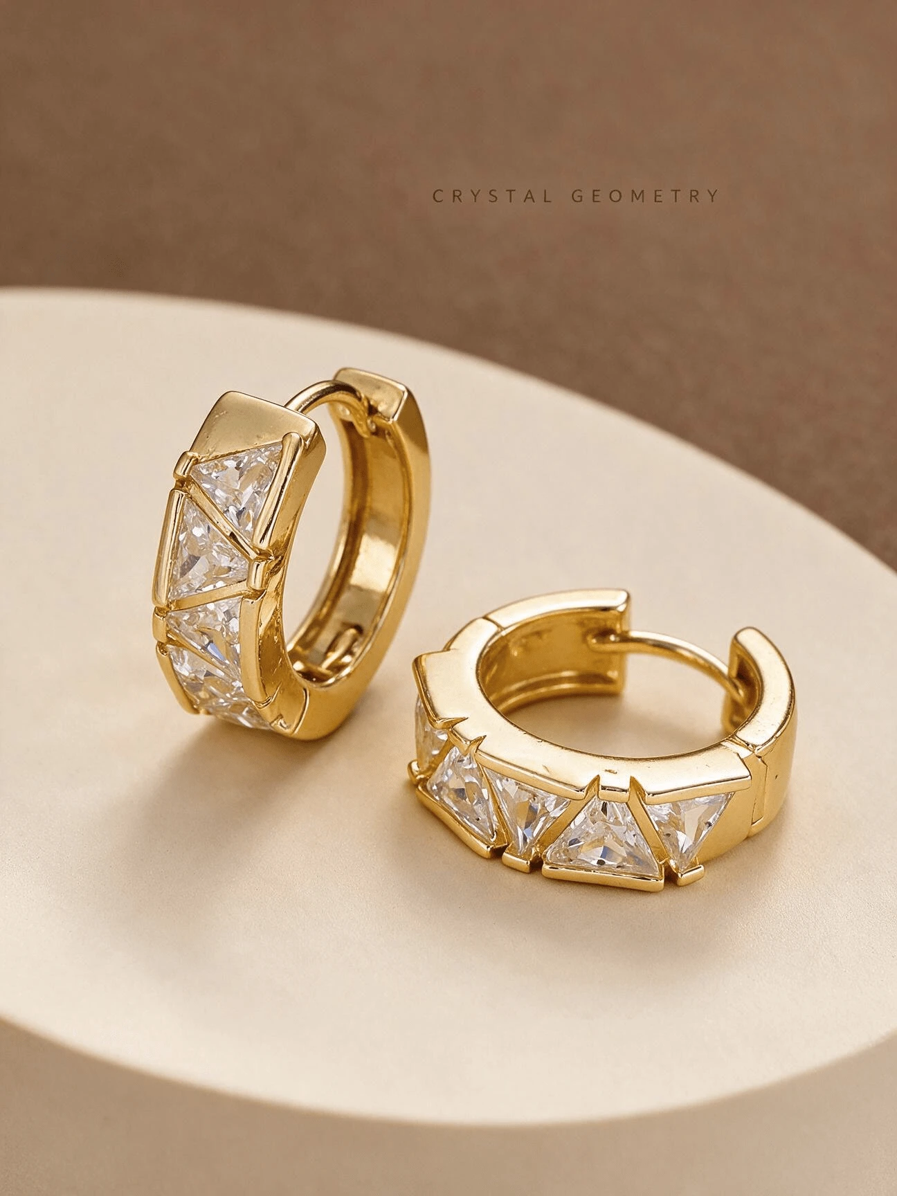 CHICAT 1 Pair Gold Tone Triangle Cut Cubic Zirconia Women's Hoop Earrings, Geometric Crystal Small Thick Hoop Earrings, Elegant Party Jewelry Gift