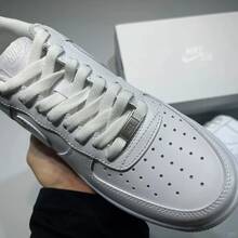 Nike نايك إير فورس 1 منخفضة الرأس بيضاء – أحذية رياضية أنيقة للرجال والنساء - أبيض - مشاهدة 6