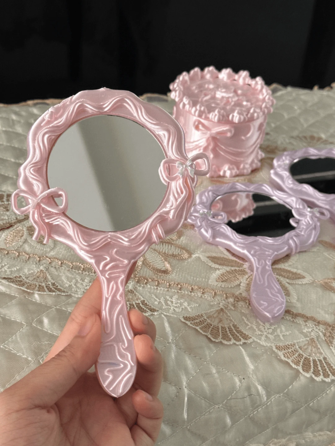 Pearlescent Wavy Edge Handheld Makeup Mirror, 3D Bow Princess Handle Mirror, Girly Portable Touch-Up Mirror, Ins Vintage Sweet Vanity Mirror - Multicolor - View 1