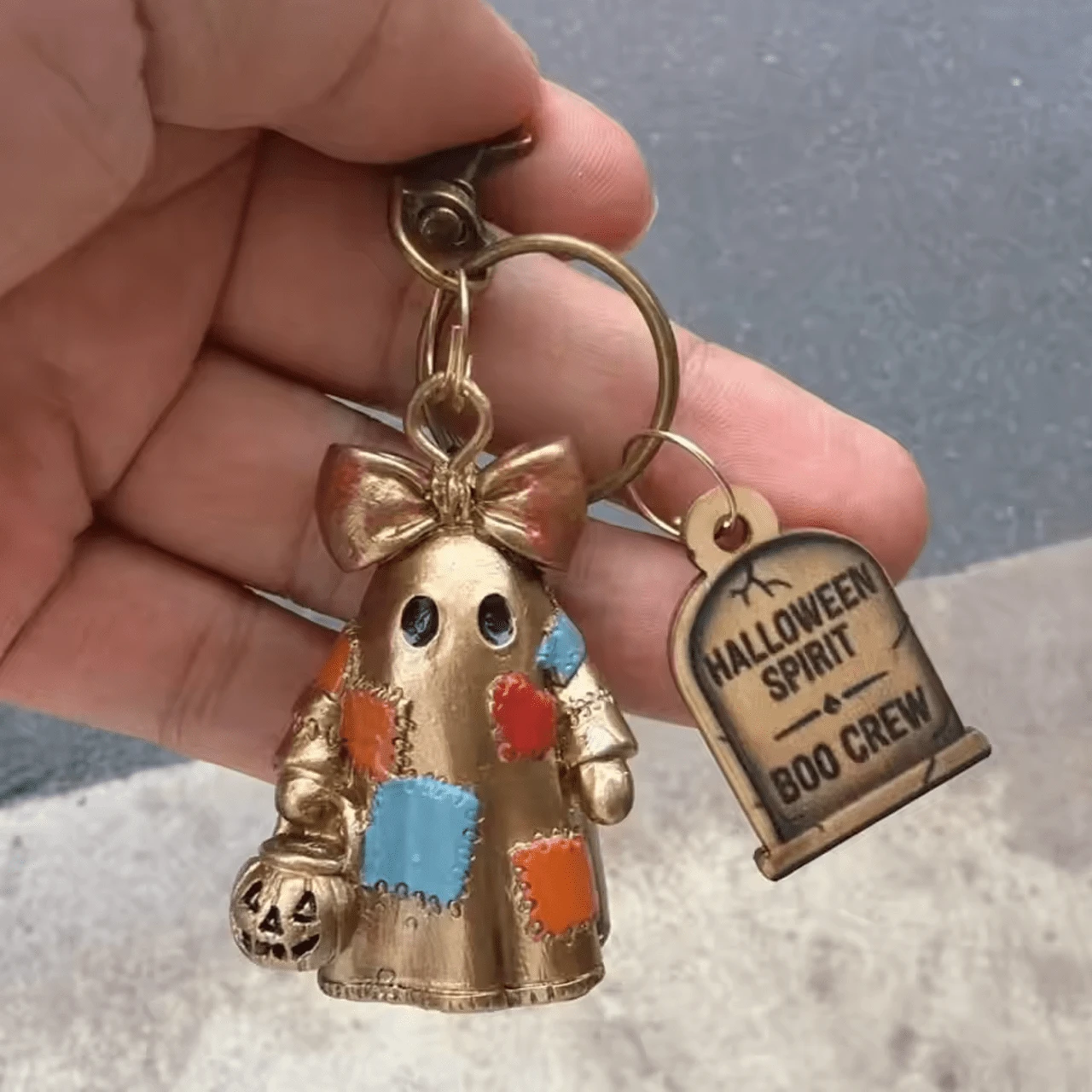 New Retro Patch Ghost WIth Bell Car Keychain Halloween Party Pendant Metal Keychain Magic Bat Horror Motel Keychain Gift - A - View 1